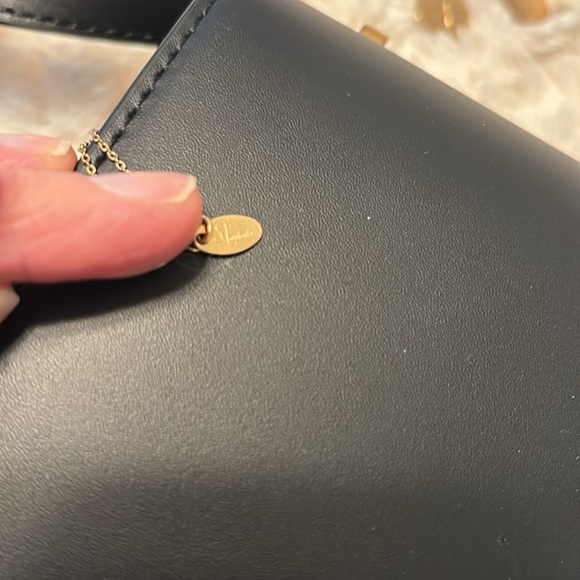 Nashelle‎ Initial Necklace - Picture 3 of 3